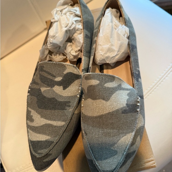 Sugar Amore Canvas Camouflage Loafers 8.5 New - Picture 3 of 7